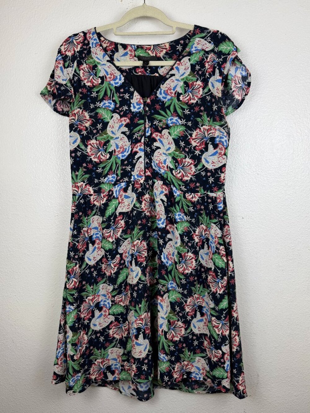 J. Crew Short Sleeve Button Front Dress in Island Floral Size 6 Bohemian - Picture 2 of 7